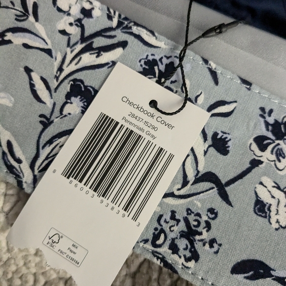 Vera Bradley Checkbook Cover - Picture 6 of 6